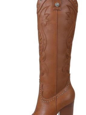 Women's Tall Brown Western Boot with Stud Detail, size 8